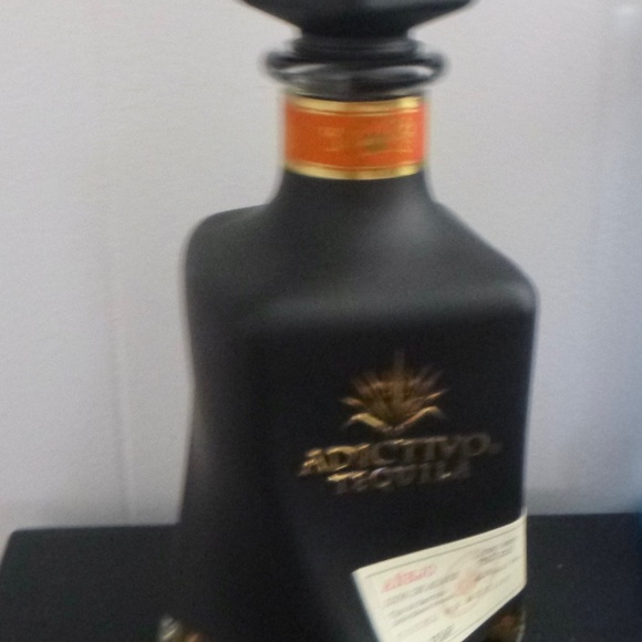 TWISTED GLASS BLACK TEQUILA BOTTLE EMPTY ADDICTIVO - Picture 2 of 16